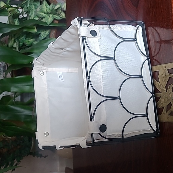 Scalloped Wire Storage Basket - Picture 4 of 10